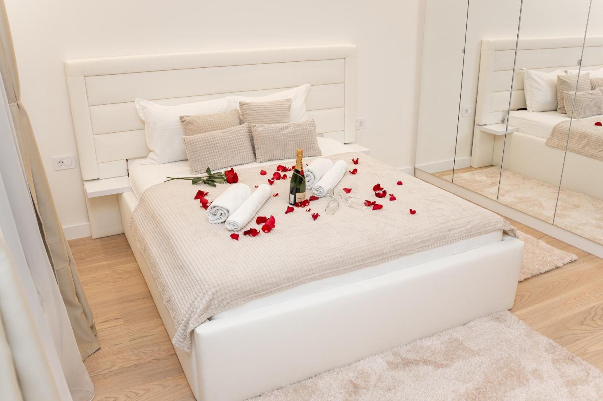 Sinfonia Lux Apartment Belgrade Luaran gambar
