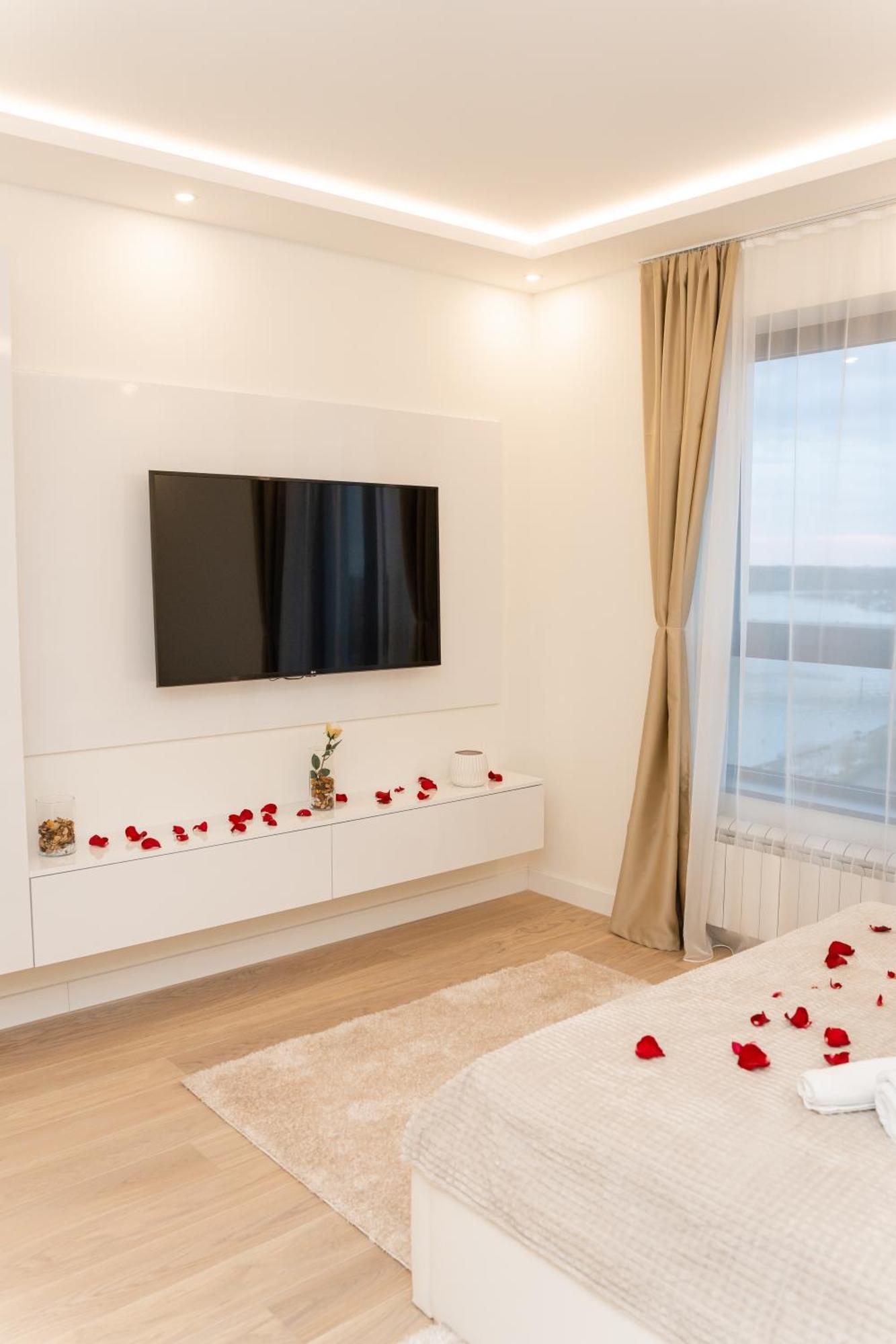 Sinfonia Lux Apartment Belgrade Luaran gambar