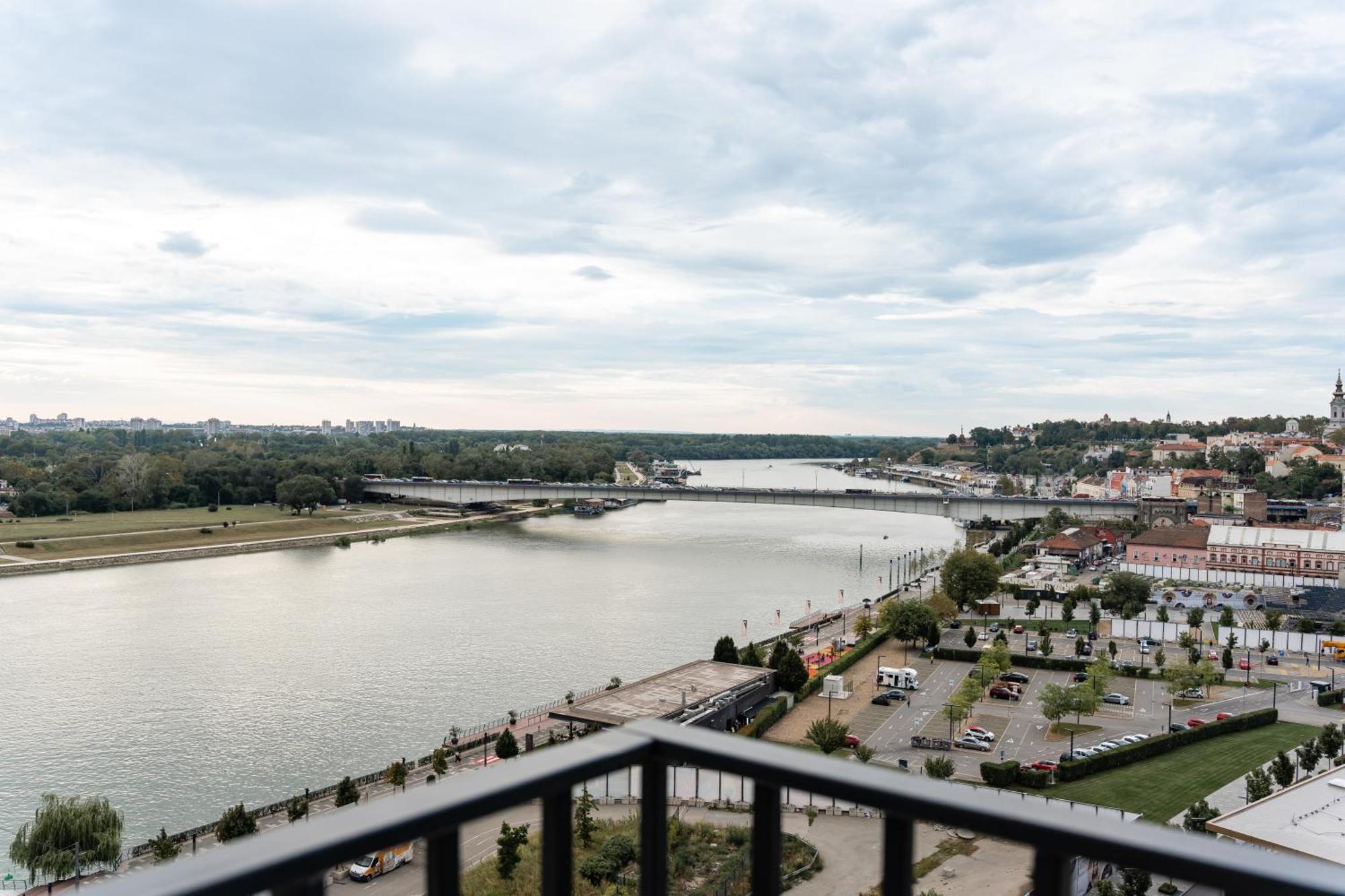 Sinfonia Lux Apartment Belgrade Luaran gambar