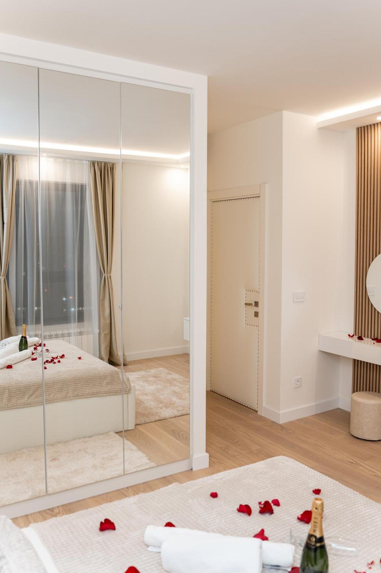 Sinfonia Lux Apartment Belgrade Luaran gambar