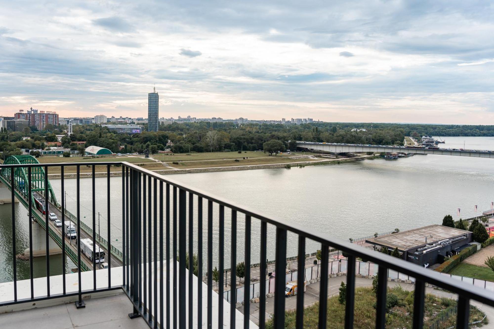 Sinfonia Lux Apartment Belgrade Luaran gambar