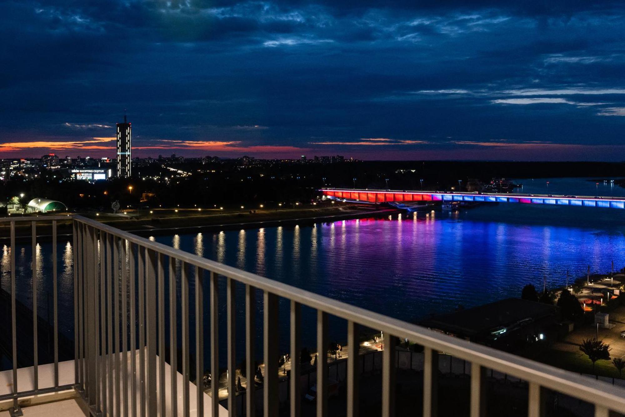 Sinfonia Lux Apartment Belgrade Luaran gambar
