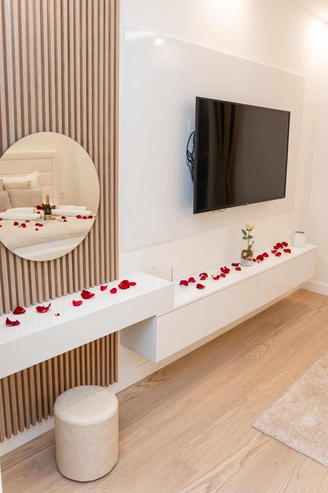 Sinfonia Lux Apartment Belgrade Luaran gambar