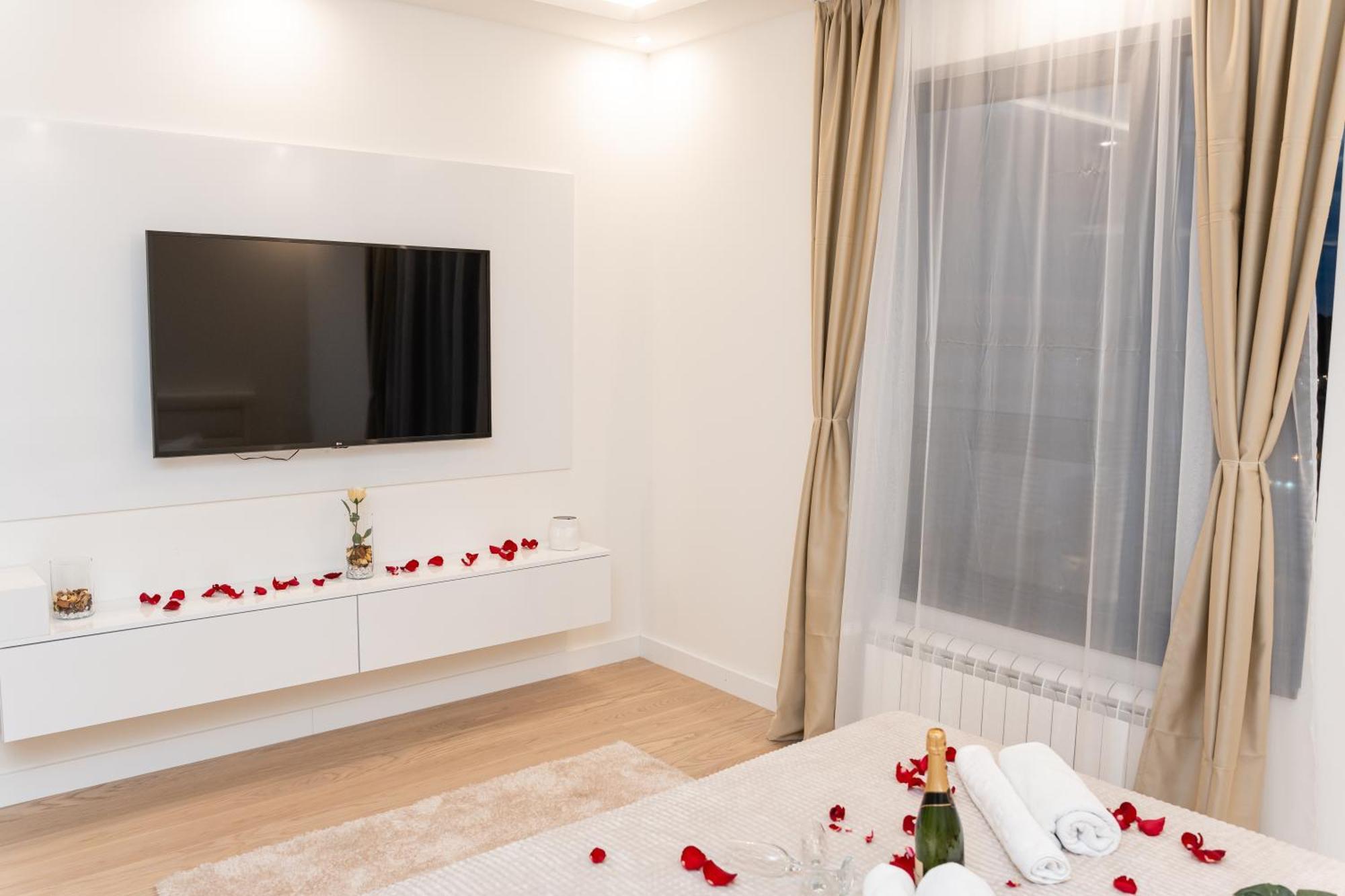 Sinfonia Lux Apartment Belgrade Luaran gambar