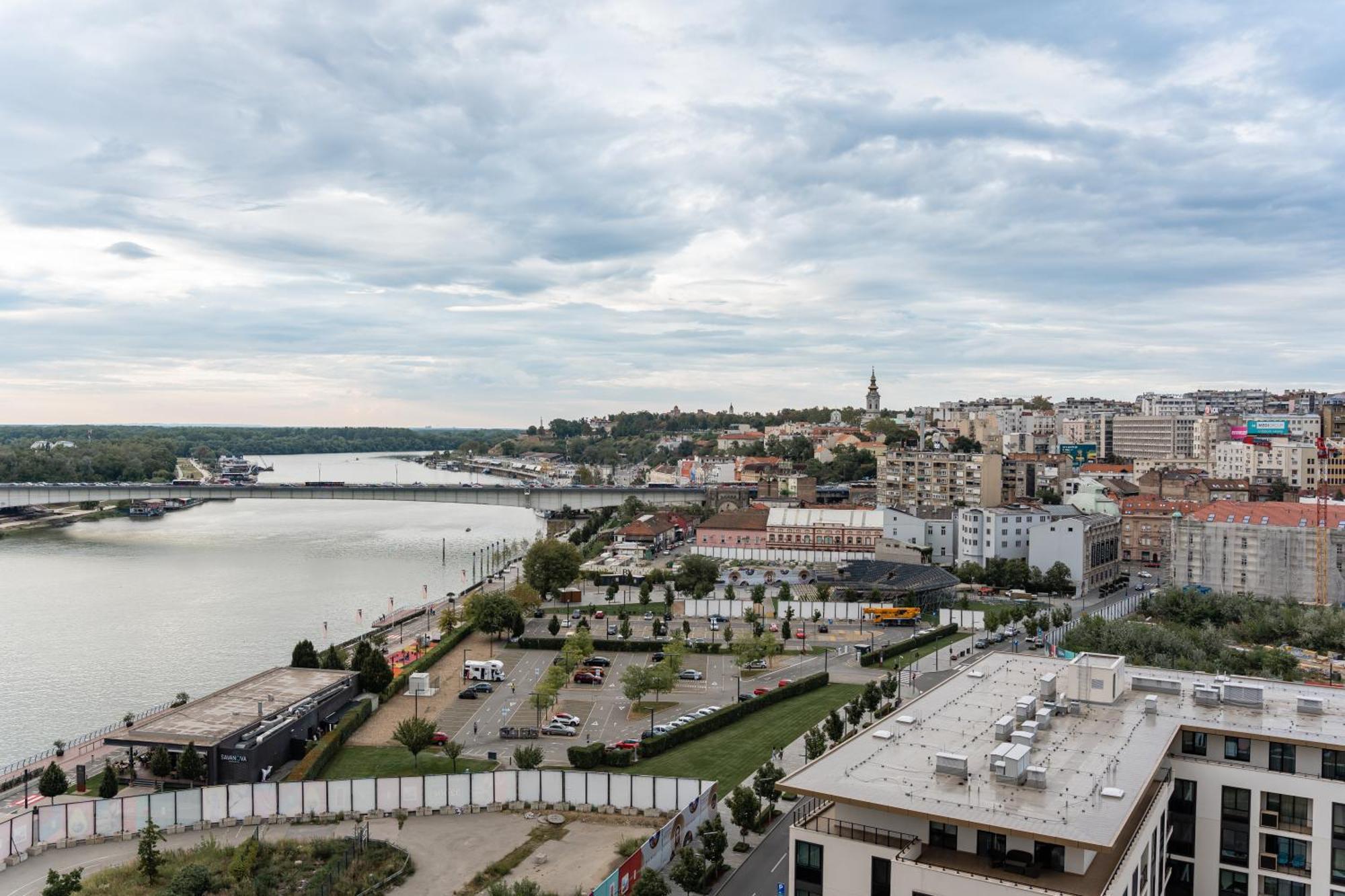 Sinfonia Lux Apartment Belgrade Luaran gambar
